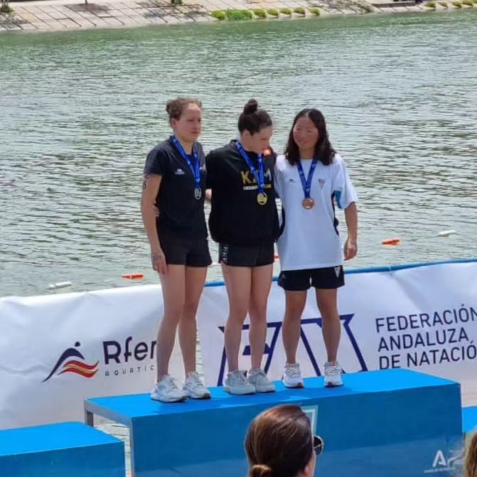 Marta Carmona logra la medalla de plata en la prueba de 10 kilómetros en el Campeonato de España de Aguas Abiertas en categoría junior 2